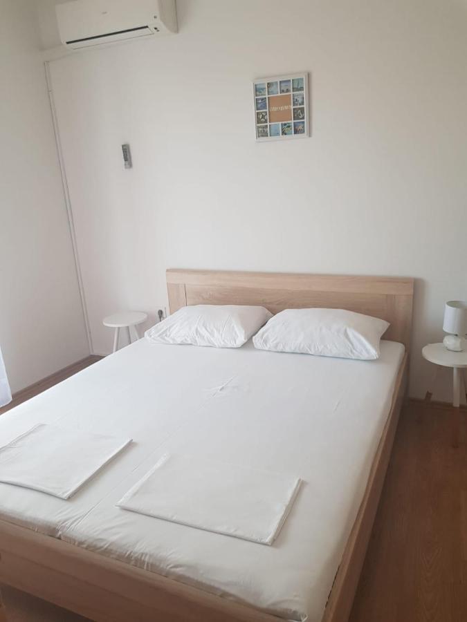 Apartments And Rooms With Parking Space Metajna, Pag - 4120 Exteriör bild