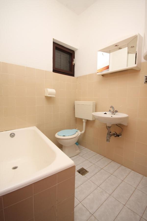 Apartments And Rooms With Parking Space Metajna, Pag - 4120 Exteriör bild