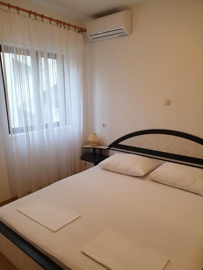 Apartments And Rooms With Parking Space Metajna, Pag - 4120 Exteriör bild