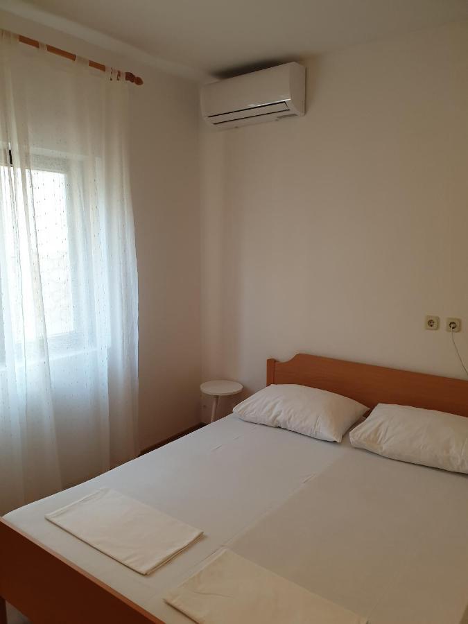 Apartments And Rooms With Parking Space Metajna, Pag - 4120 Exteriör bild