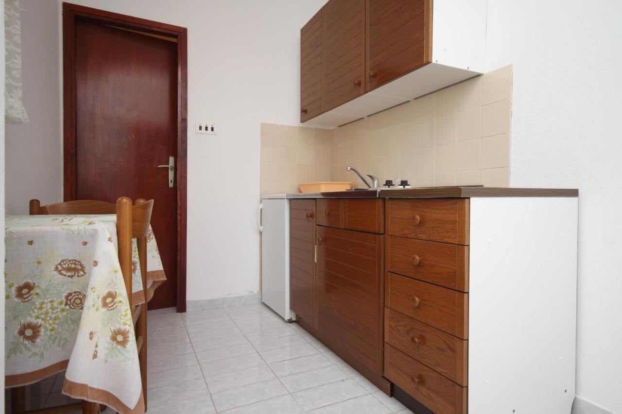 Apartments And Rooms With Parking Space Metajna, Pag - 4120 Exteriör bild