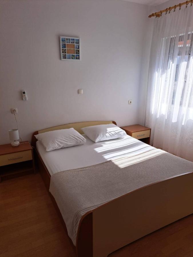 Apartments And Rooms With Parking Space Metajna, Pag - 4120 Exteriör bild